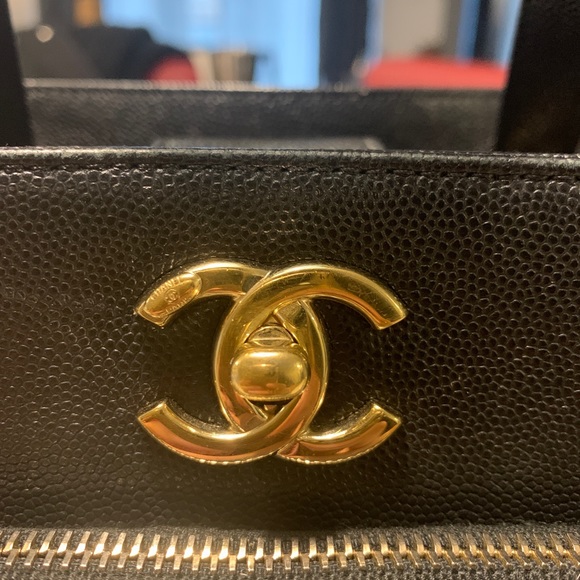 Chanel business affinity shopping bag - Picture 2 of 8